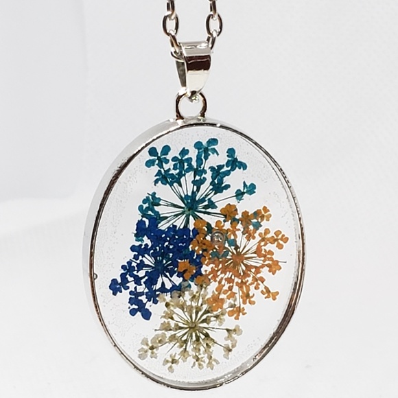 Jewelry - NWT Dried Flower Pendant Necklace great gift